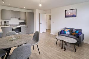 Host & Stay - 23 Waterside Place