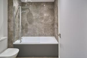 Host & Stay - 23 Waterside Place