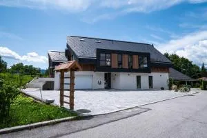 LUCKA BLED quiet location, free bikes, big garden, doctor - Bled-Rečica