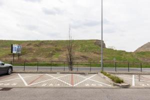 BNB : Sporty Studio Serenity