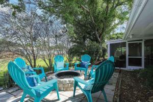 Gorgeous Grove Contemporary Home