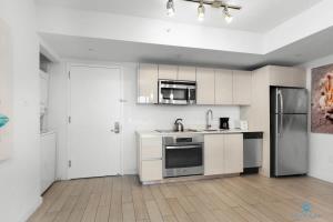 Upper Beachwalk Condo Amazing Balcony View