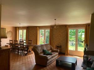 Maisons de vacances Grande maison avec jardin 8 personnes proche Bordeaux : photos des chambres