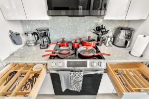 Ocean Wave Deluxe Brand New Apartments