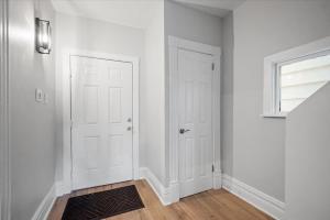 Classic Pittsburgh 4 Square - Easy Access to Town and Airport