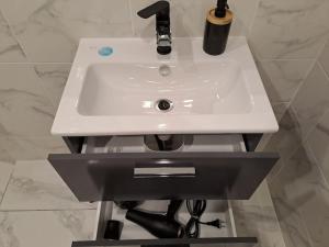 Appartements 24h course/Moto/ Oasis / Antares : photos des chambres