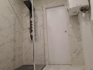 Appartements 24h course/Moto/ Oasis / Antares : photos des chambres