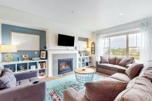 Riverfront Retreat - Seaside