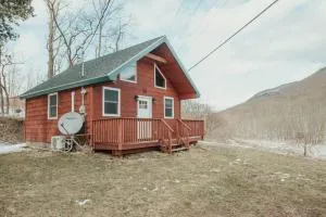 Mountainscape: Peaceful & Skiing - Roxbury