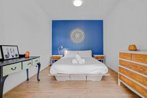 Brunswick Executive Apt 2BR with parking