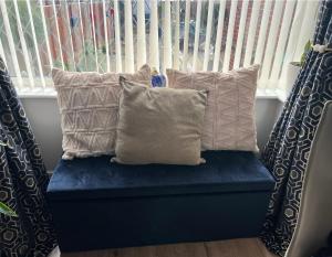 Double Room- 1 Person -in Great Barr Near M5 - M6 - Parking - TV Bed-Garden