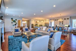 Luxe Haven Lakehouse