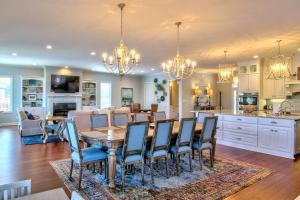 Luxe Haven Lakehouse