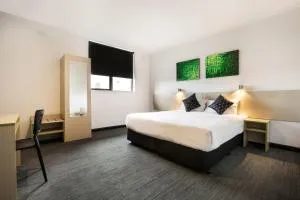 Nightcap at St Albans Hotel - Keilor