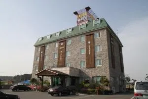 Gunsan Western Hotel - Ssangyŏn-ni