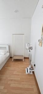 Hongdae Guesthouse3 1min from Hongik Uni station Exit #1