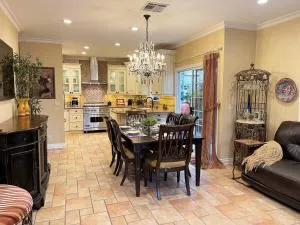 CASA LUX MONICA Prime Santa Monica Luxury Home ONE-OF-A-KIND - Sawtelle