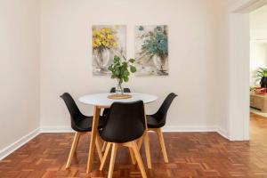 Birkinshaw Villa ( 3 Bedroom with Parkings )