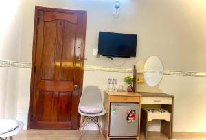 Khách Sạn Tín Tín