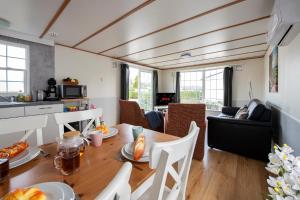 Bicycle Storage - Close to Efteling & Safaripark Beekse Bergen & Parking!