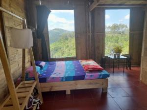 Phòng Ngủ Tập Thể Cho Cả Nam Và Nữ (Mixed Dormitory Room)