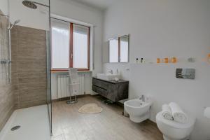 Blooming Villa Cos Lake View - Happy Rentals