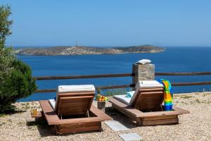 Aegean View - Seaside Apartment in Syros
