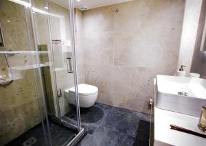 Mayas flats - Granikou 17, Keramikos, Athens