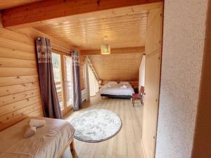 Maisons de vacances Le chalet des Broches - jacuzzi : photos des chambres