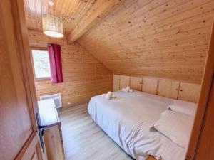 Maisons de vacances Le chalet des Broches - jacuzzi : photos des chambres