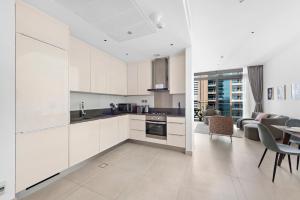 Stylish 1 BR in Dubai Marina