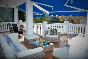 Villa Les Moreres de Sitges, Mediterranean-style family escape - Jafra