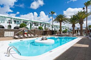 Guasimeta Duplex - Pool & Balcony