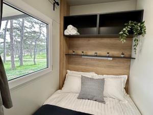 Neli Holiday Home - Camping Planik