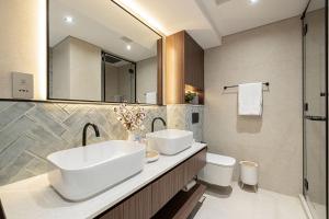 The Signature Burj Khalifa View Residence with Terrace