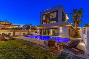 NEAR BY THE LAND OF LEGENDs , 40 M2 PRİVATE POOL VİLLA BATİATUS - 4hvězdičkové hotely ve městě Belek