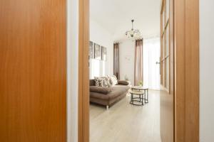 Cozy & Comfortable Apartment Grodeckiego by Noclegi Renters