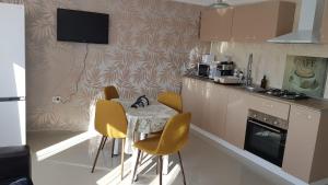 COSY 2 BEDROOM APARTMENT IN NEW TOWN