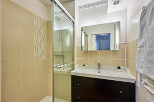 Appartements Les Violettes - Appt a 200 m de la plage : photos des chambres