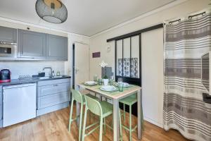 Appartements Les Violettes - Appt a 200 m de la plage : photos des chambres