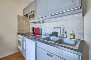 Appartements Les Violettes - Appt a 200 m de la plage : photos des chambres