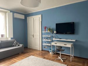 Homely Classic Flat in City Center close to Metro & Station