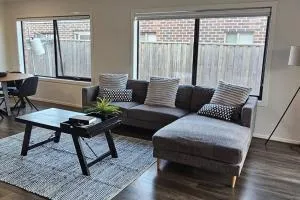 Spacious home in WeirViews - Melton