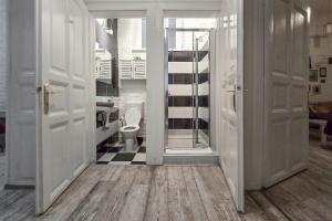 Wolf Apartment with Terrace