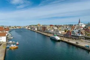 Zentrales Apartment in der Nähe des Meeres - Røvær