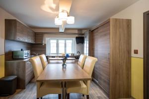 Spacious Apartment 20 Min from National Theatre