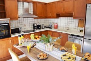 NAMA -Central vacation rental with free parking only 900m far from Venetian Port and beach!