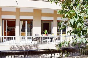 NAMA -Central vacation rental with free parking only 900m far from Venetian Port and beach!