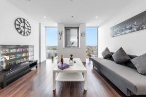 New Apartment 20 mins from Waterloo London BP36