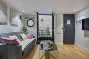 Apartment St Honore by Studio prestige - 3-Sterne-Hotels in Paris